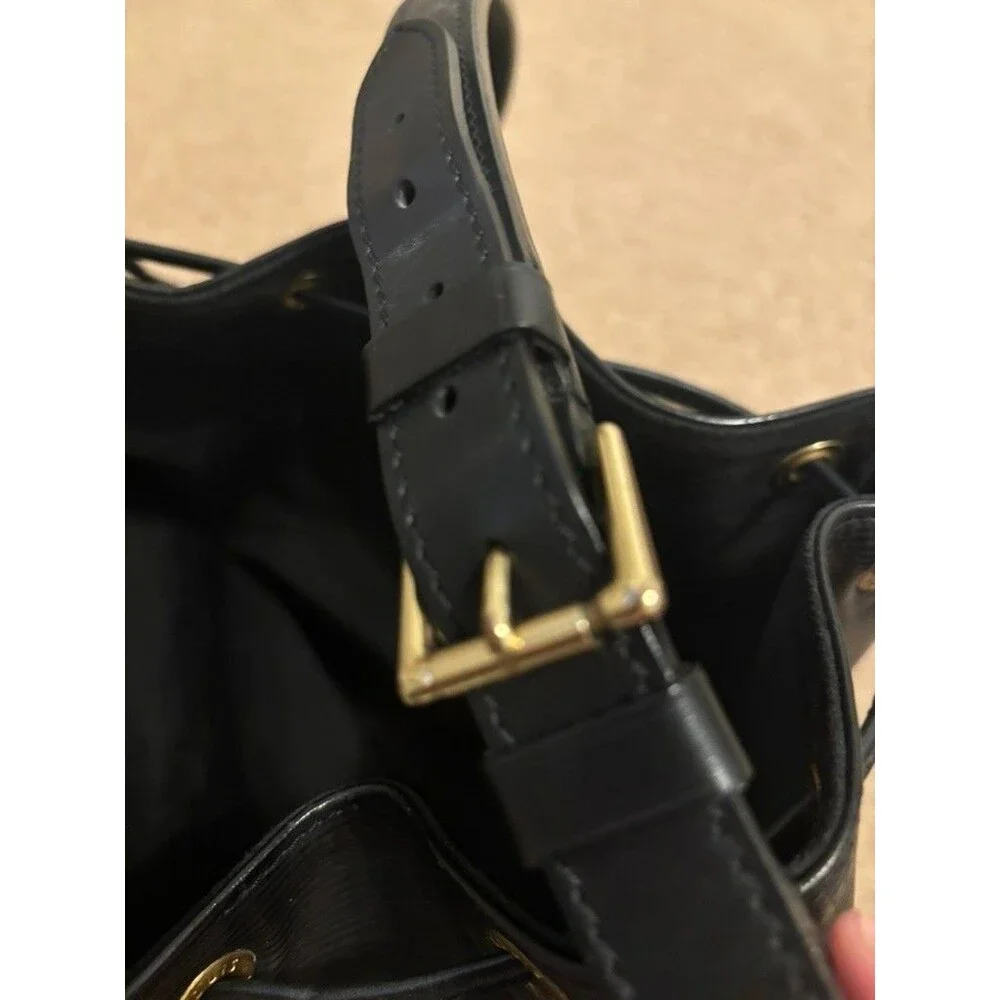 LOUIS VUITTON Epi Noe Shoulder Bag Black M44002 Adjustable strap